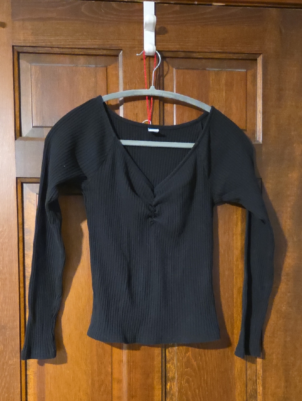 Old Navy Black Ribbed Long-Sleeve V-Neck Top